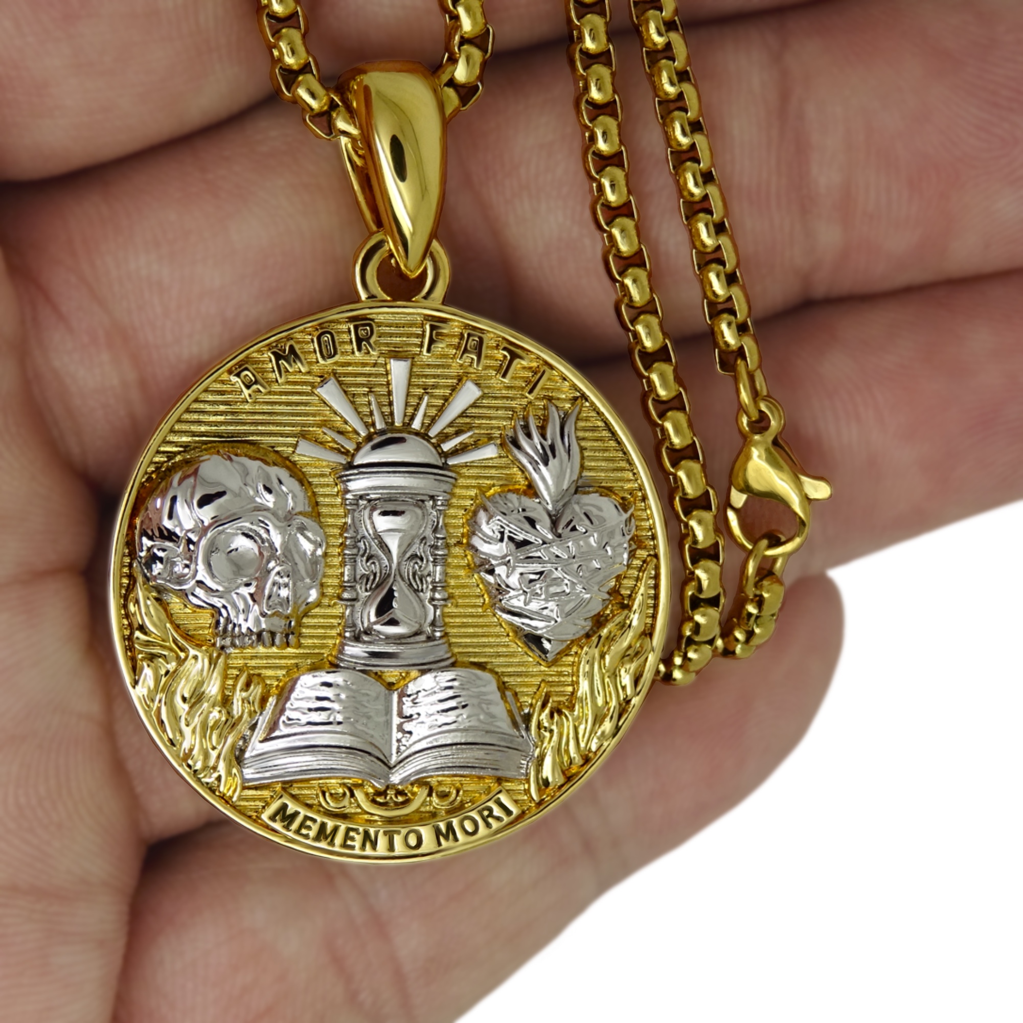 memento-mori-pendant-skull-amor-fati-gold-chain-acred-heart-3